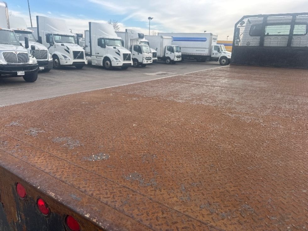 Flatbed Truck-Light and Medium Duty Trucks-Freightliner-2020-114SD-Mississauga-ON-118,501\n\t\tkm-$ 146,500 - Image 10