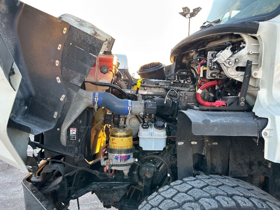 Flatbed Truck-Light and Medium Duty Trucks-Freightliner-2020-114SD-Mississauga-ON-118,501\n\t\tkm-$ 146,500 - Image 23