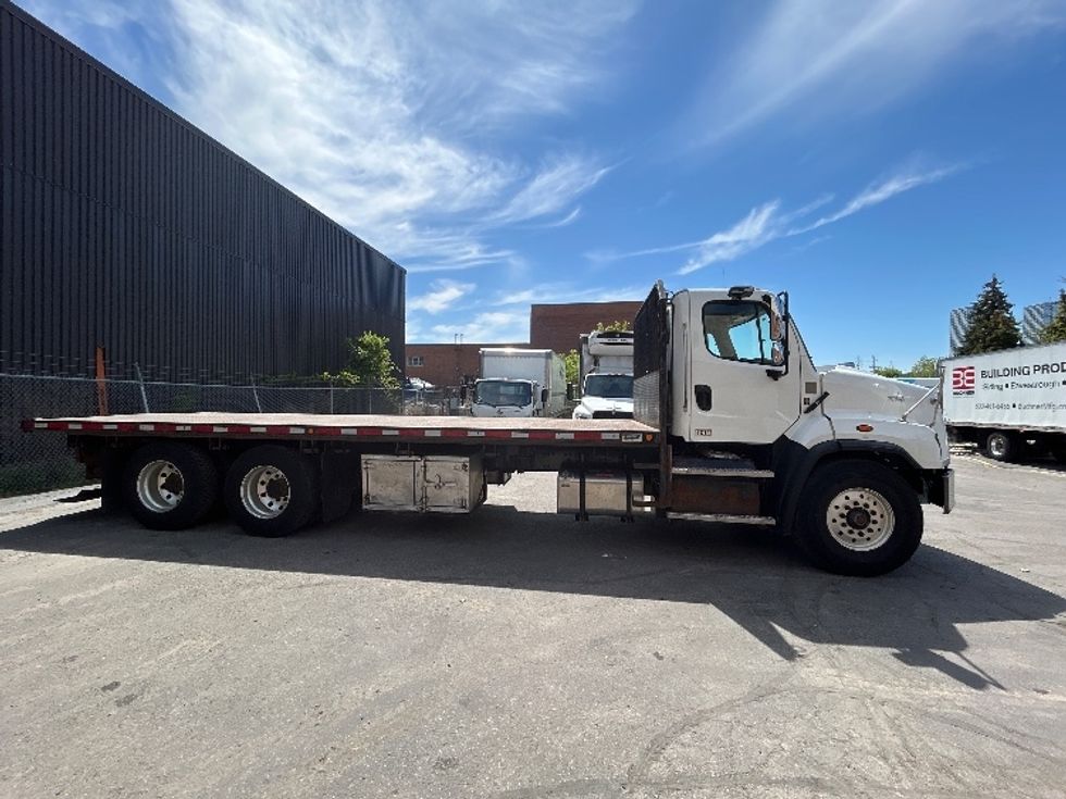 Flatbed Truck-Light and Medium Duty Trucks-Freightliner-2020-114SD-Mississauga-ON-150,838\n\t\tkm-$ 153,750 - Image 11