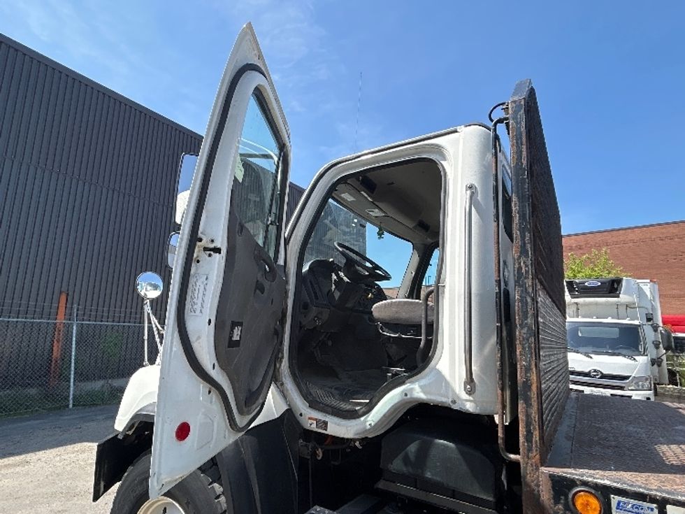 Flatbed Truck-Light and Medium Duty Trucks-Freightliner-2020-114SD-Mississauga-ON-150,838\n\t\tkm-$ 153,750 - Image 12