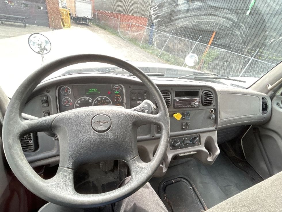 Flatbed Truck-Light and Medium Duty Trucks-Freightliner-2020-114SD-Mississauga-ON-150,838\n\t\tkm-$ 153,750 - Image 13