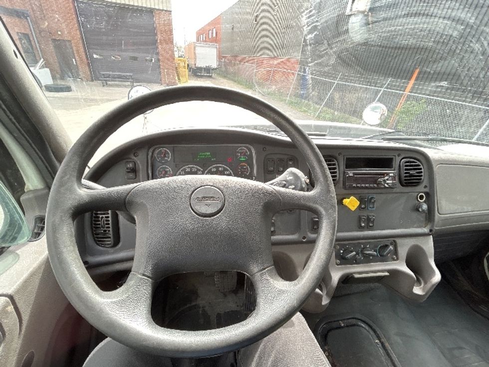 Flatbed Truck-Light and Medium Duty Trucks-Freightliner-2020-114SD-Mississauga-ON-150,838\n\t\tkm-$ 153,750 - Image 14