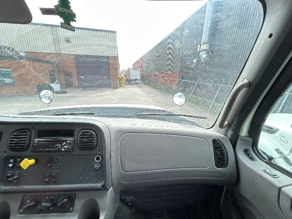 Flatbed Truck-Light and Medium Duty Trucks-Freightliner-2020-114SD-Mississauga-ON-150,838\n\t\tkm-$ 153,750 - Image 17