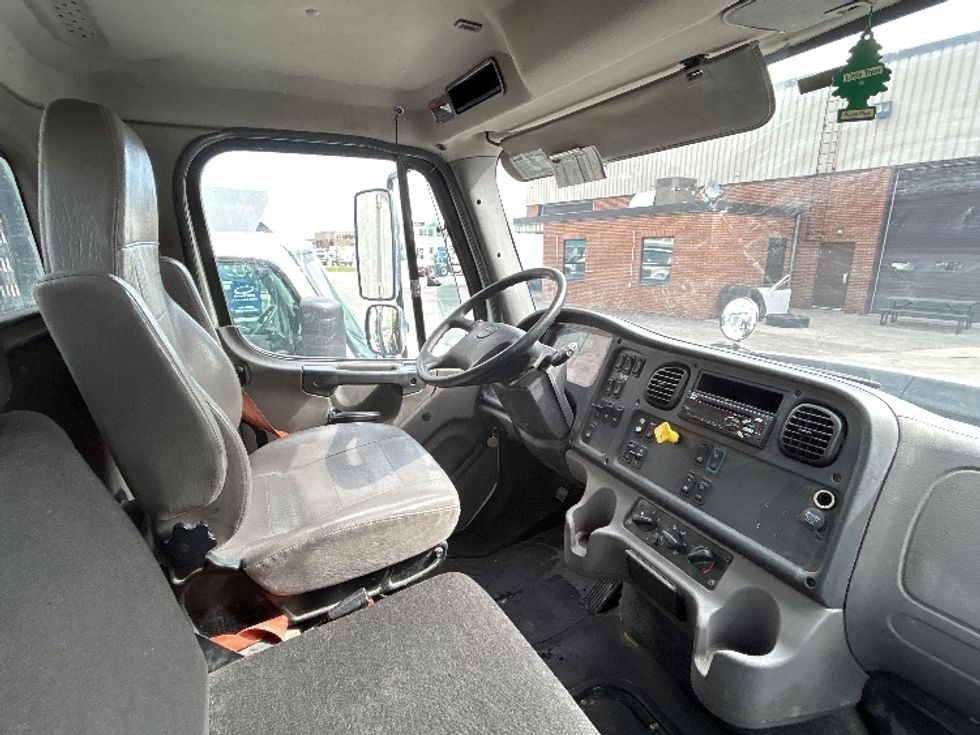Flatbed Truck-Light and Medium Duty Trucks-Freightliner-2020-114SD-Mississauga-ON-150,838\n\t\tkm-$ 153,750 - Image 18