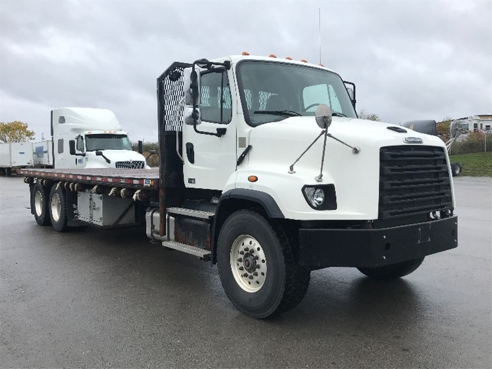 Flatbed Truck-Light and Medium Duty Trucks-Freightliner-2020-114SD-Mississauga-ON-184,700\n\t\tkm-$ 150,250 - Image 1