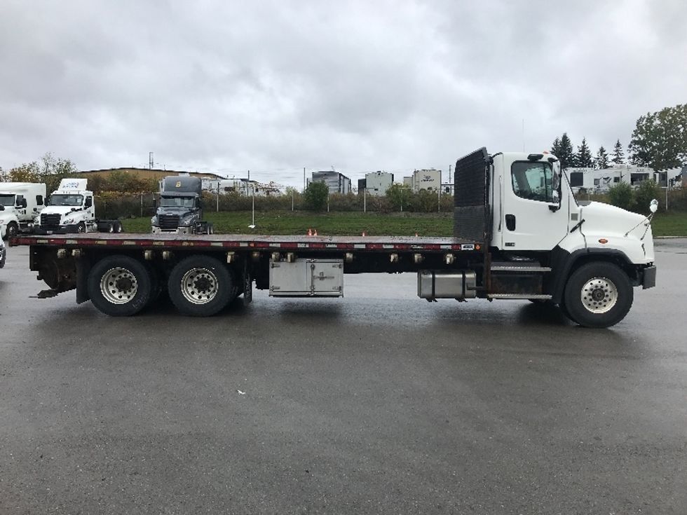 Flatbed Truck-Light and Medium Duty Trucks-Freightliner-2020-114SD-Mississauga-ON-184,700\n\t\tkm-$ 150,250 - Image 11