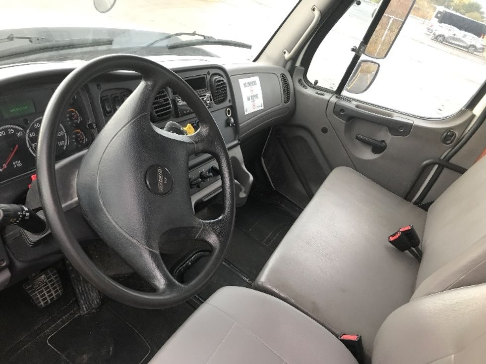 Flatbed Truck-Light and Medium Duty Trucks-Freightliner-2020-114SD-Mississauga-ON-184,700\n\t\tkm-$ 150,250 - Image 13