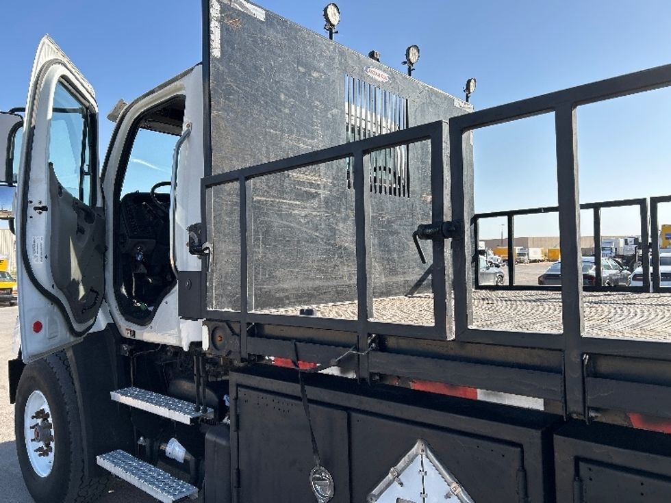 Flatbed Truck-Light and Medium Duty Trucks-Freightliner-2020-114SD-Odessa-TX-186,937\n\t\tmiles-$ 121,500 - Image 16