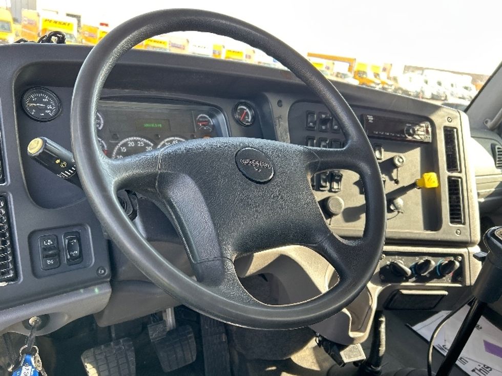 Flatbed Truck-Light and Medium Duty Trucks-Freightliner-2020-114SD-Odessa-TX-186,937\n\t\tmiles-$ 121,500 - Image 17