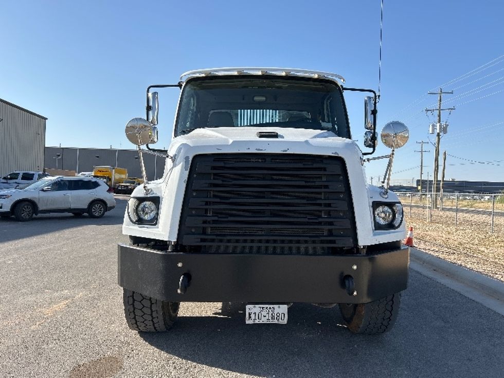 Flatbed Truck-Light and Medium Duty Trucks-Freightliner-2020-114SD-Odessa-TX-186,937\n\t\tmiles-$ 121,500 - Image 2