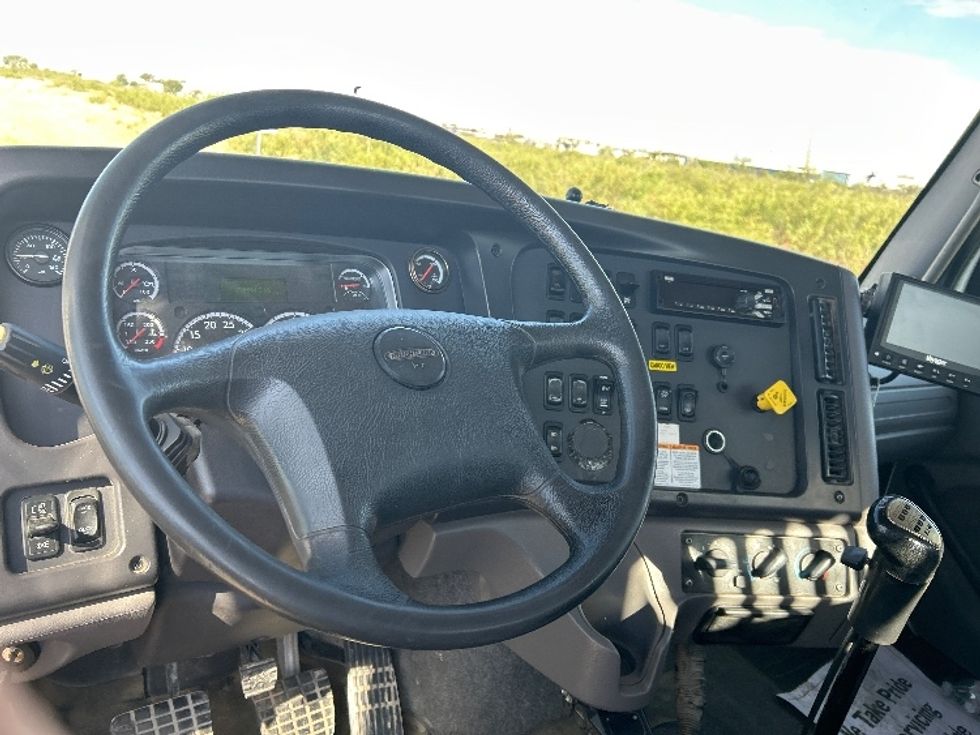 Flatbed Truck-Light and Medium Duty Trucks-Freightliner-2020-114SD-Odessa-TX-226,693\n\t\tmiles-$ 116,750 - Image 17