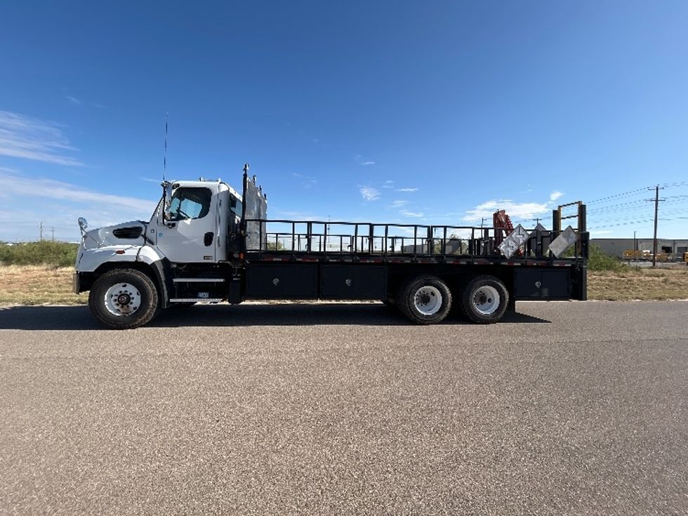 Flatbed Truck-Light and Medium Duty Trucks-Freightliner-2020-114SD-Odessa-TX-226,693\n\t\tmiles-$ 116,750 - Image 4