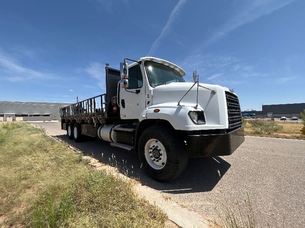 Flatbed Truck-Light and Medium Duty Trucks-Freightliner-2020-114SD-Odessa-TX-99,500\n\t\tmiles-$ 104,250 - Image 1