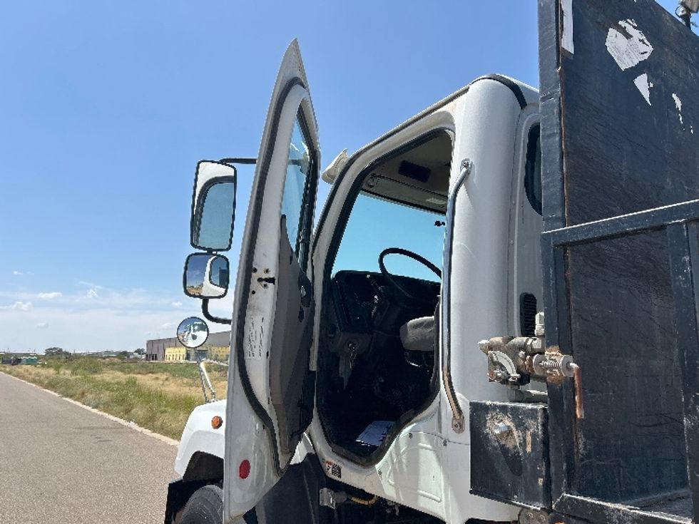 Flatbed Truck-Light and Medium Duty Trucks-Freightliner-2020-114SD-Odessa-TX-99,500\n\t\tmiles-$ 104,250 - Image 16