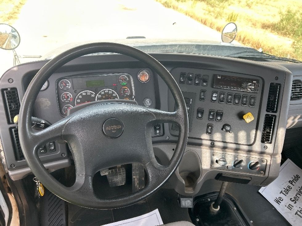Flatbed Truck-Light and Medium Duty Trucks-Freightliner-2020-114SD-Odessa-TX-99,500\n\t\tmiles-$ 104,250 - Image 18