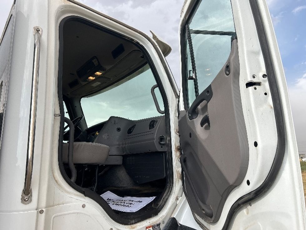 Flatbed Truck-Light and Medium Duty Trucks-Freightliner-2020-114SD-Odessa-TX-99,500\n\t\tmiles-$ 104,250 - Image 20