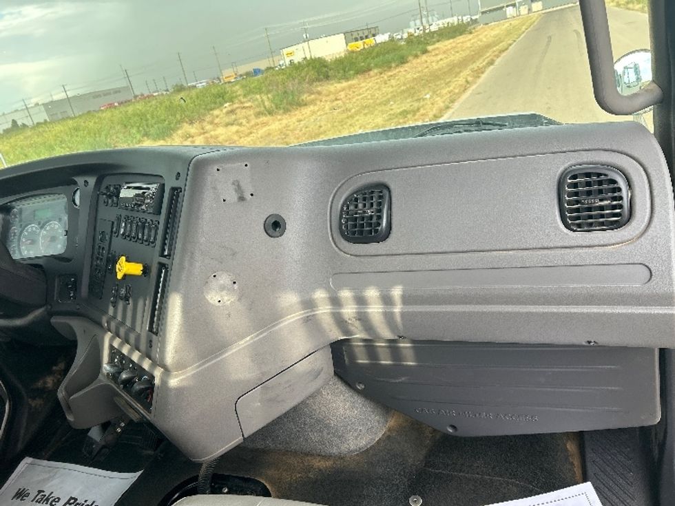 Flatbed Truck-Light and Medium Duty Trucks-Freightliner-2020-114SD-Odessa-TX-99,500\n\t\tmiles-$ 104,250 - Image 21