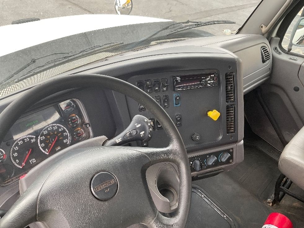 Flatbed Truck-Light and Medium Duty Trucks-Freightliner-2020-114SD-Oklahoma City-OK-147,422\n\t\tmiles-$ 113,500 - Image 13