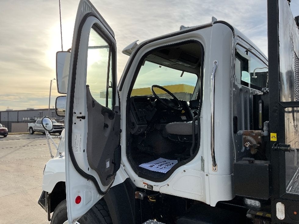 Flatbed Truck-Light and Medium Duty Trucks-Freightliner-2020-114SD-Oklahoma City-OK-246,738\n\t\tmiles-$ 100,000 - Image 13