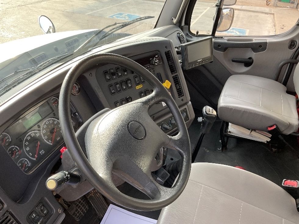 Flatbed Truck-Light and Medium Duty Trucks-Freightliner-2020-114SD-Oklahoma City-OK-246,738\n\t\tmiles-$ 100,000 - Image 14