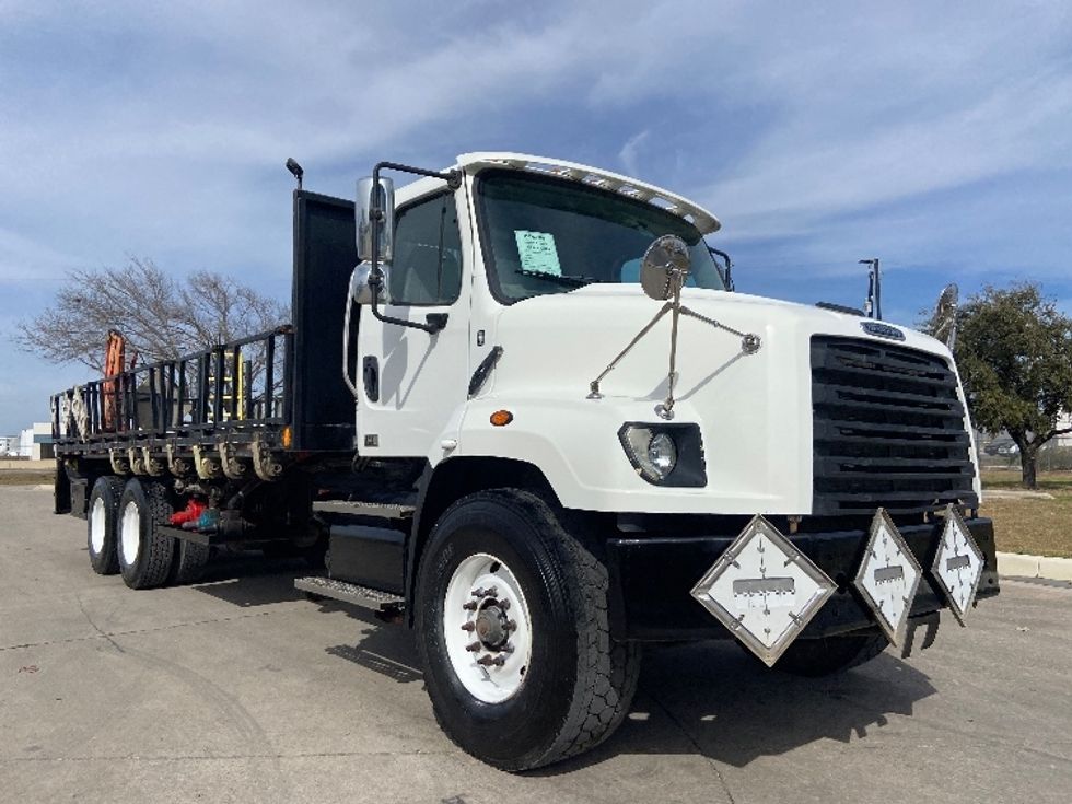 Flatbed Truck-Light and Medium Duty Trucks-Freightliner-2020-114SD-San Antonio-TX-184,766\n\t\tmiles-$ 102,750 - Image 1