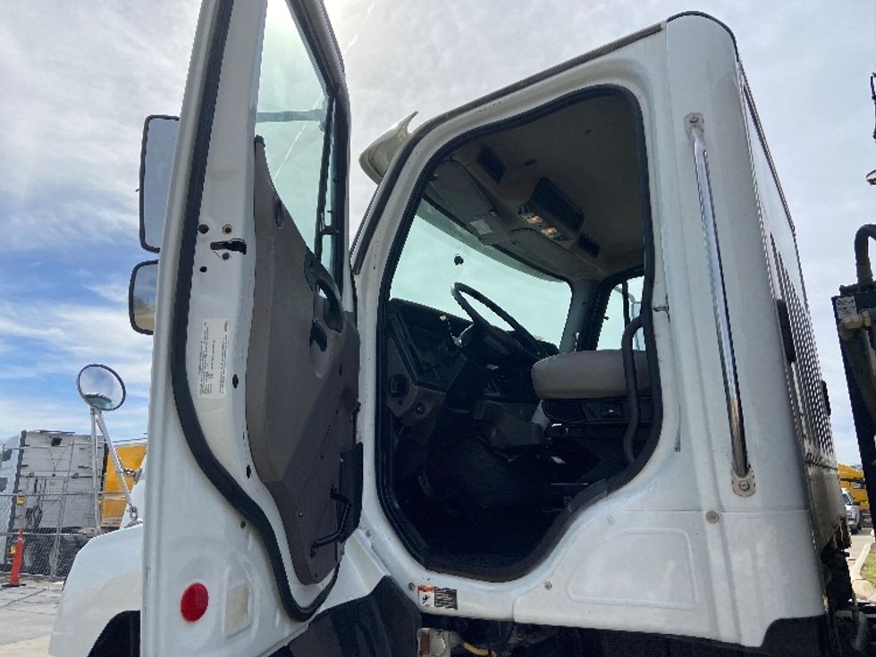 Flatbed Truck-Light and Medium Duty Trucks-Freightliner-2020-114SD-San Antonio-TX-184,766\n\t\tmiles-$ 102,750 - Image 14