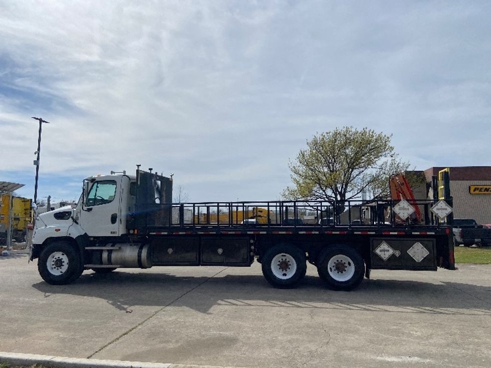Flatbed Truck-Light and Medium Duty Trucks-Freightliner-2020-114SD-San Antonio-TX-184,766\n\t\tmiles-$ 102,750 - Image 4