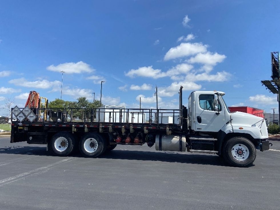 Flatbed Truck-Light and Medium Duty Trucks-Freightliner-2020-114SD-San Antonio-TX-185,610\n\t\tmiles-$ 99,250 - Image 13