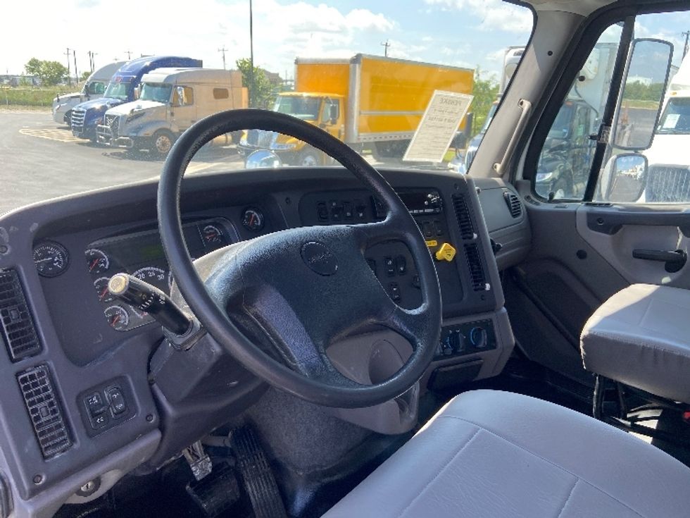 Flatbed Truck-Light and Medium Duty Trucks-Freightliner-2020-114SD-San Antonio-TX-185,610\n\t\tmiles-$ 99,250 - Image 15
