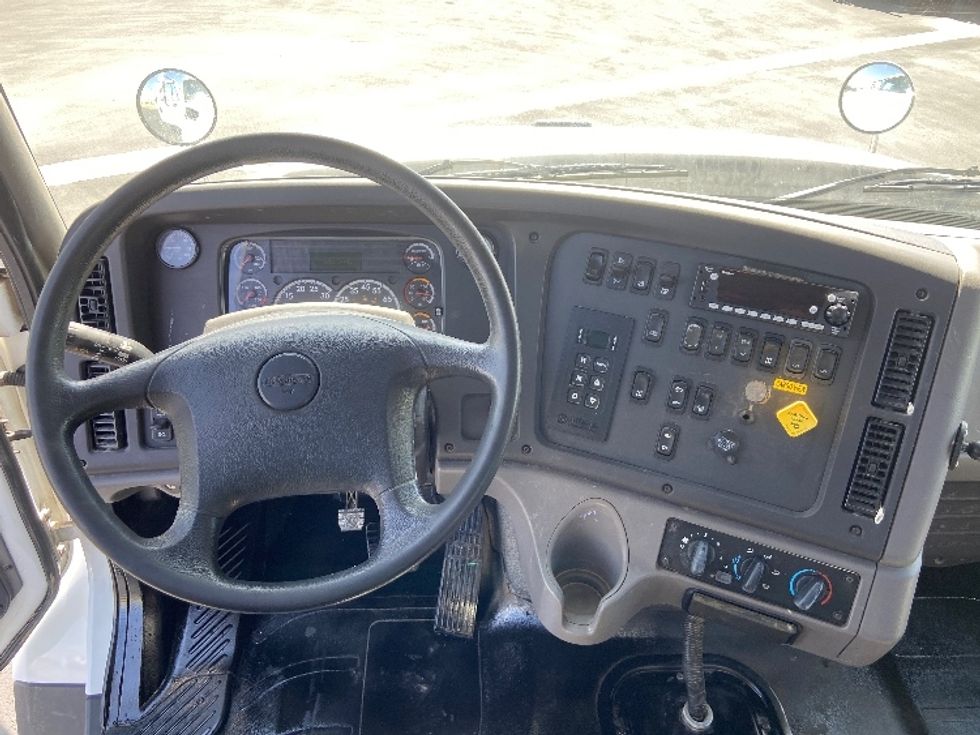 Flatbed Truck-Light and Medium Duty Trucks-Freightliner-2020-114SD-San Antonio-TX-185,610\n\t\tmiles-$ 99,250 - Image 16