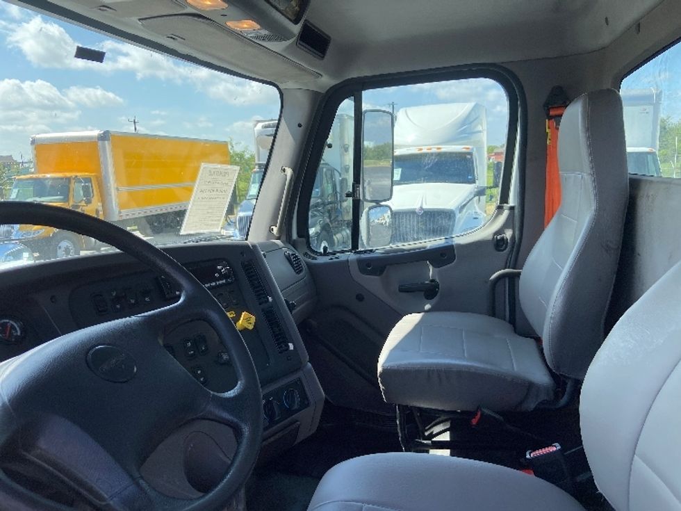 Flatbed Truck-Light and Medium Duty Trucks-Freightliner-2020-114SD-San Antonio-TX-185,610\n\t\tmiles-$ 99,250 - Image 17