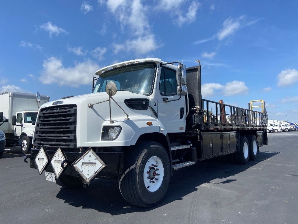 Flatbed Truck-Light and Medium Duty Trucks-Freightliner-2020-114SD-San Antonio-TX-185,610\n\t\tmiles-$ 99,250 - Image 3