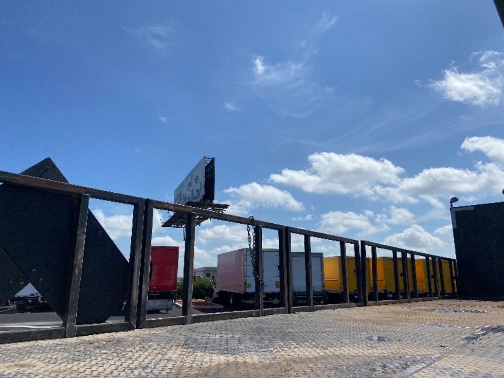 Flatbed Truck-Light and Medium Duty Trucks-Freightliner-2020-114SD-San Antonio-TX-185,610\n\t\tmiles-$ 99,250 - Image 9