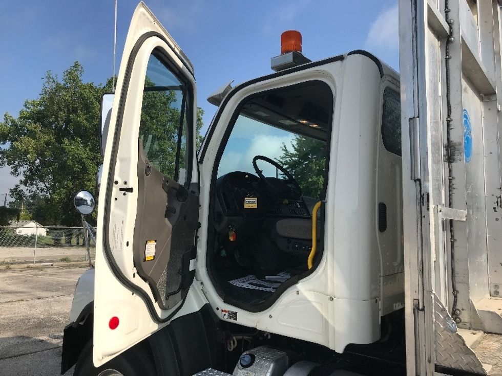 Flatbed Truck-Light and Medium Duty Trucks-Freightliner-2020-114SD-Windsor-ON-192,797\n\t\tkm-$ 148,750 - Image 15