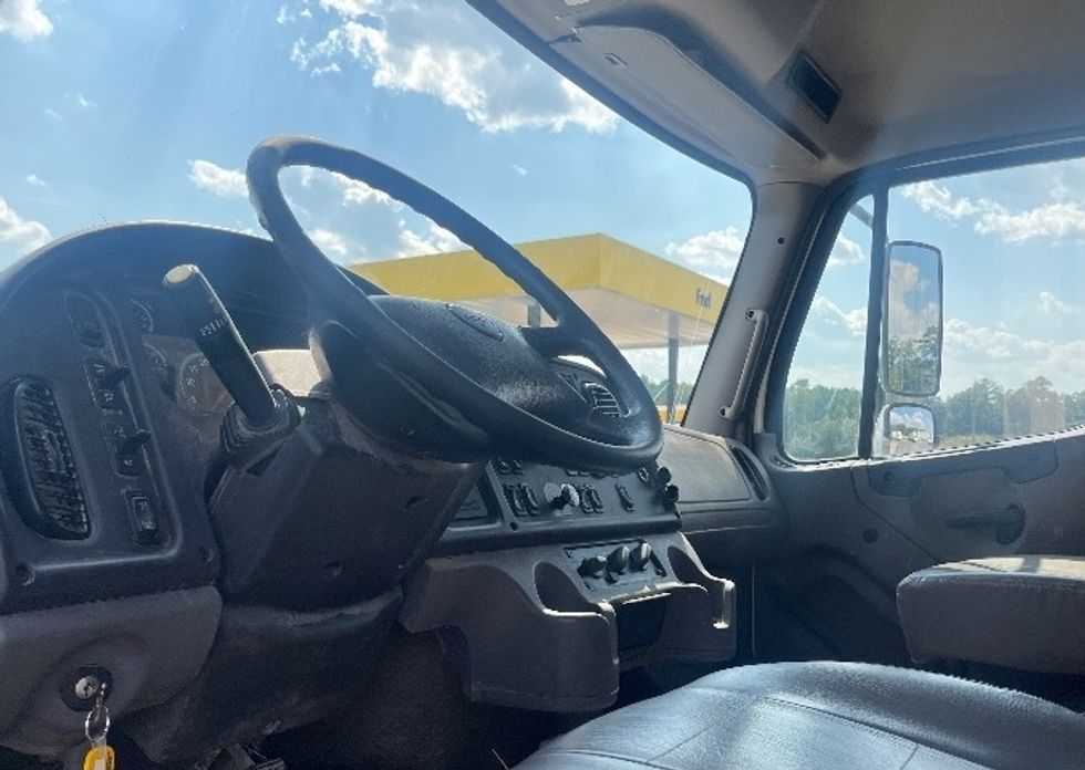 Flatbed Truck-Light and Medium Duty Trucks-Freightliner-2020-M2-Alabaster-AL-172,678\n\t\tmiles-$ 74,000 - Image 17