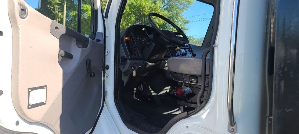 Flatbed Truck-Light and Medium Duty Trucks-Freightliner-2020-M2-Atlanta-GA-195,292\n\t\tmiles-$ 42,000 - Image 16