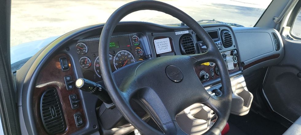 Flatbed Truck-Light and Medium Duty Trucks-Freightliner-2020-M2-Atlanta-GA-195,292\n\t\tmiles-$ 42,000 - Image 18