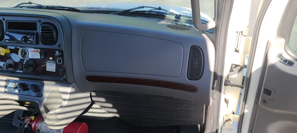 Flatbed Truck-Light and Medium Duty Trucks-Freightliner-2020-M2-Atlanta-GA-195,292\n\t\tmiles-$ 42,000 - Image 21