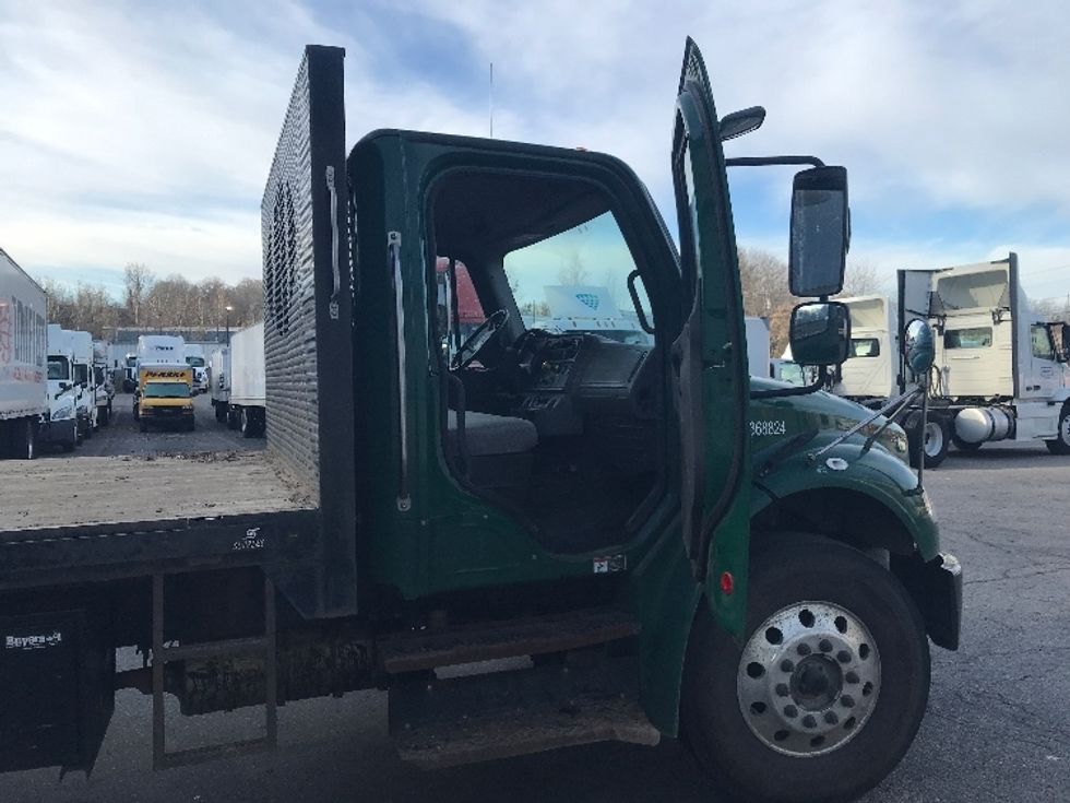 Flatbed Truck-Light and Medium Duty Trucks-Freightliner-2020-M2-Auburn-MA-117,200\n\t\tmiles-$ 51,500 - Image 17