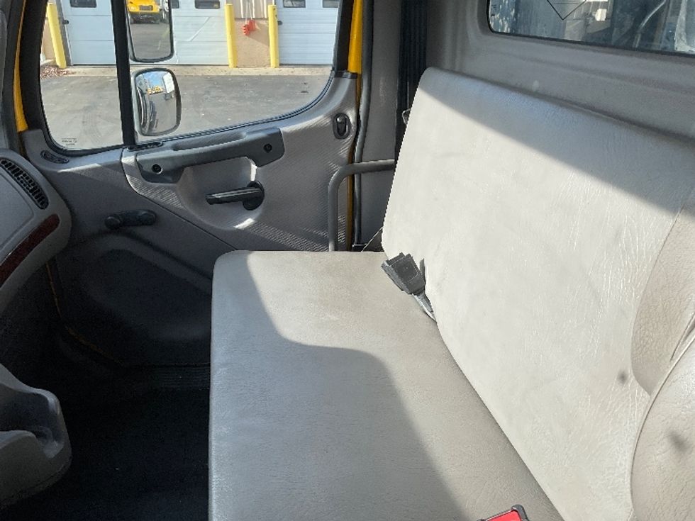 Flatbed Truck-Light and Medium Duty Trucks-Freightliner-2020-M2-Bethlehem-PA-120,109\n\t\tmiles-$ 44,750 - Image 18