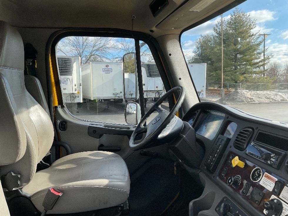 Flatbed Truck-Light and Medium Duty Trucks-Freightliner-2020-M2-Bethlehem-PA-120,109\n\t\tmiles-$ 44,750 - Image 21