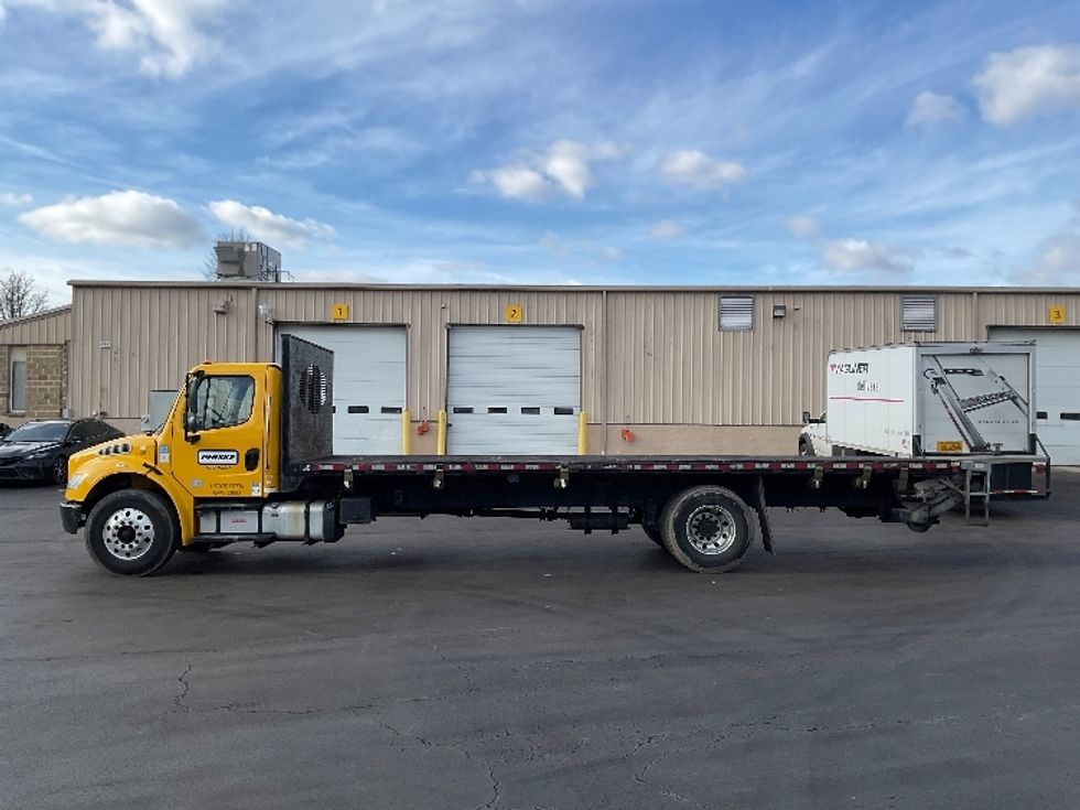 Flatbed Truck-Light and Medium Duty Trucks-Freightliner-2020-M2-Bethlehem-PA-120,109\n\t\tmiles-$ 44,750 - Image 4