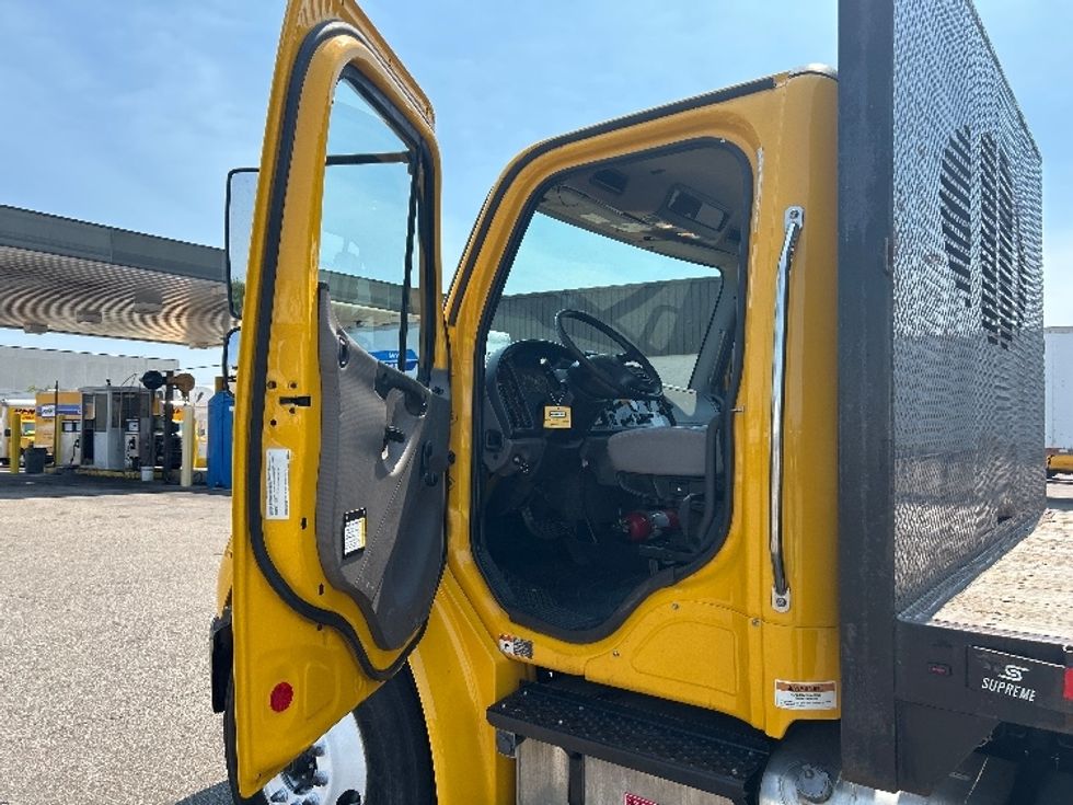 Flatbed Truck-Light and Medium Duty Trucks-Freightliner-2020-M2-Brooklyn Park-MN-139,945\n\t\tmiles-$ 51,750 - Image 15