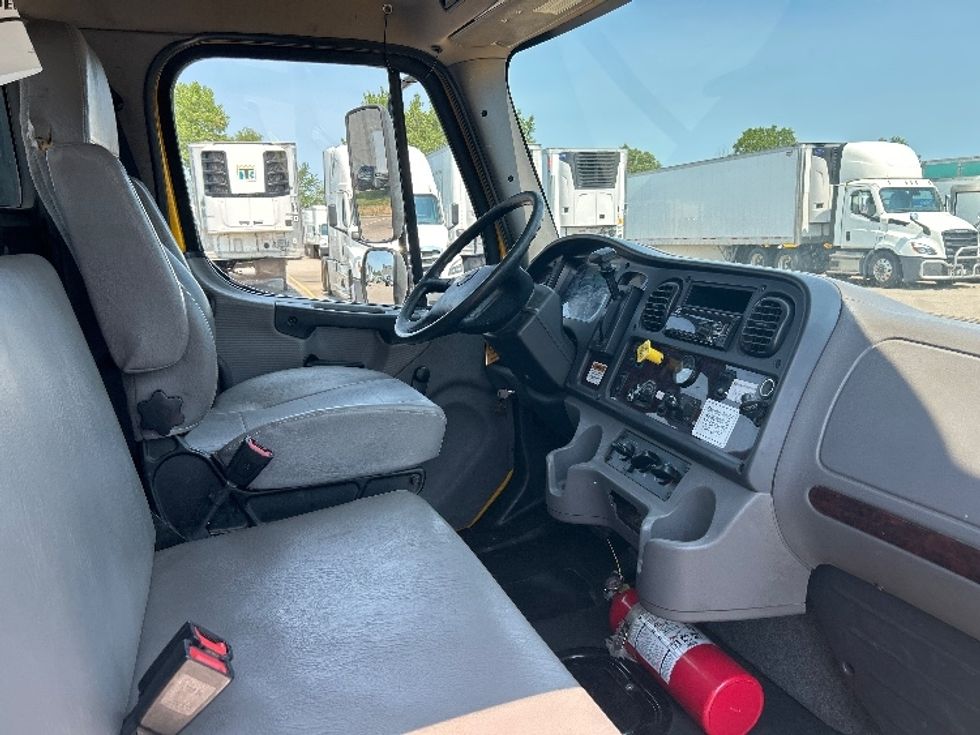 2020 Freightliner M2 106 Medium Duty photo 17
