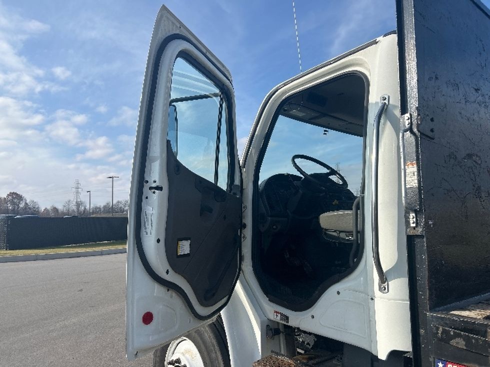 Flatbed Truck-Light and Medium Duty Trucks-Freightliner-2020-M2-Byron Center-MI-111,133\n\t\tmiles-$ 51,250 - Image 12