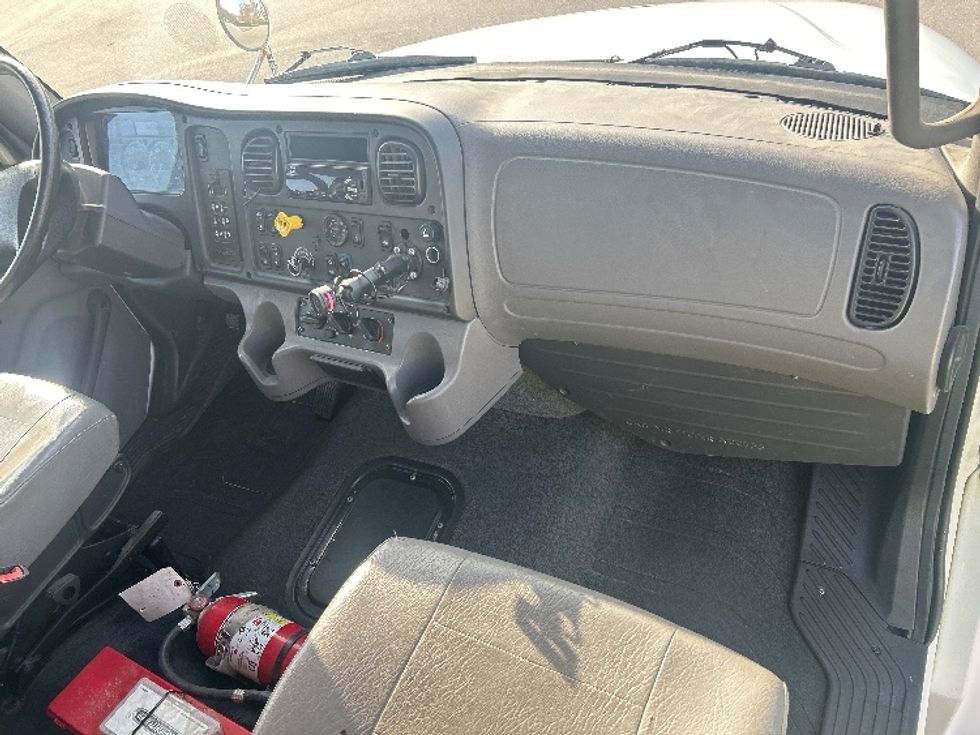 Flatbed Truck-Light and Medium Duty Trucks-Freightliner-2020-M2-Byron Center-MI-111,133\n\t\tmiles-$ 51,250 - Image 17