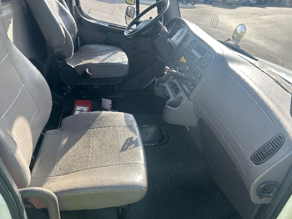 Flatbed Truck-Light and Medium Duty Trucks-Freightliner-2020-M2-Byron Center-MI-111,133\n\t\tmiles-$ 51,250 - Image 18