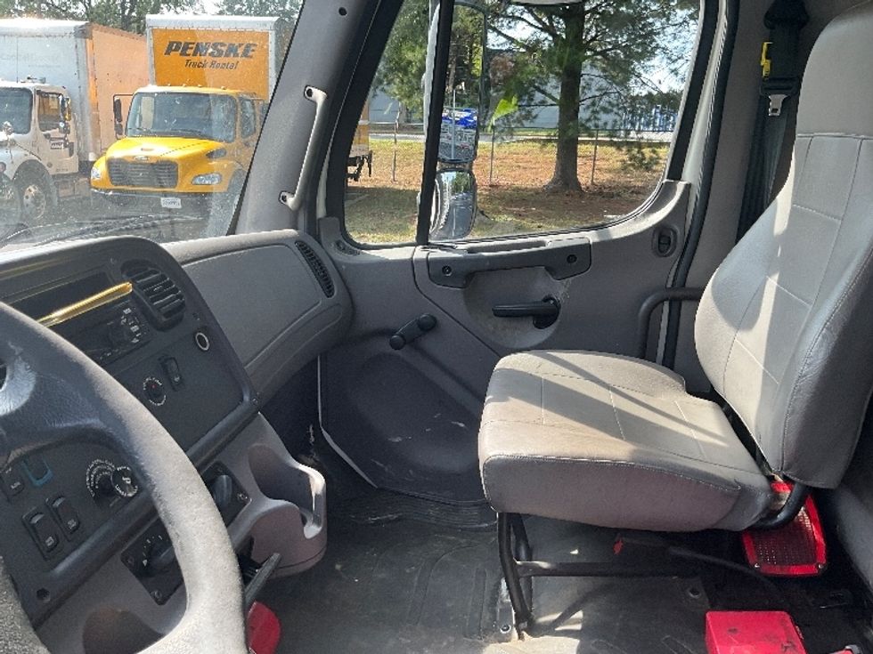 Flatbed Truck-Light and Medium Duty Trucks-Freightliner-2020-M2-Capitol Heights-MD-186,116\n\t\tmiles-$ 47,750 - Image 19
