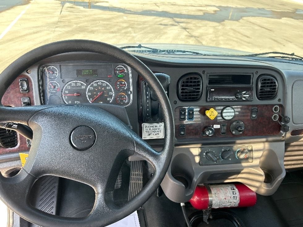 Flatbed Truck-Light and Medium Duty Trucks-Freightliner-2020-M2-Carrollton-TX-209,650\n\t\tmiles-$ 43,250 - Image 14