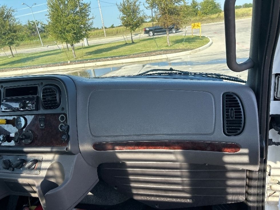 Flatbed Truck-Light and Medium Duty Trucks-Freightliner-2020-M2-Carrollton-TX-209,650\n\t\tmiles-$ 43,250 - Image 18